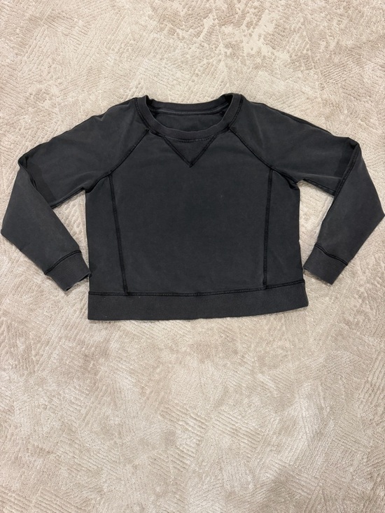 lululemon athletica Tops - lululemon athletica Black Crewneck Sweatshirt